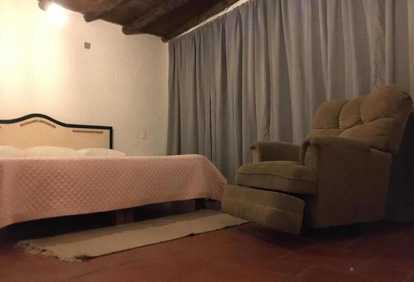 חדר דחוקס עם מיטת קינג, Del Rio