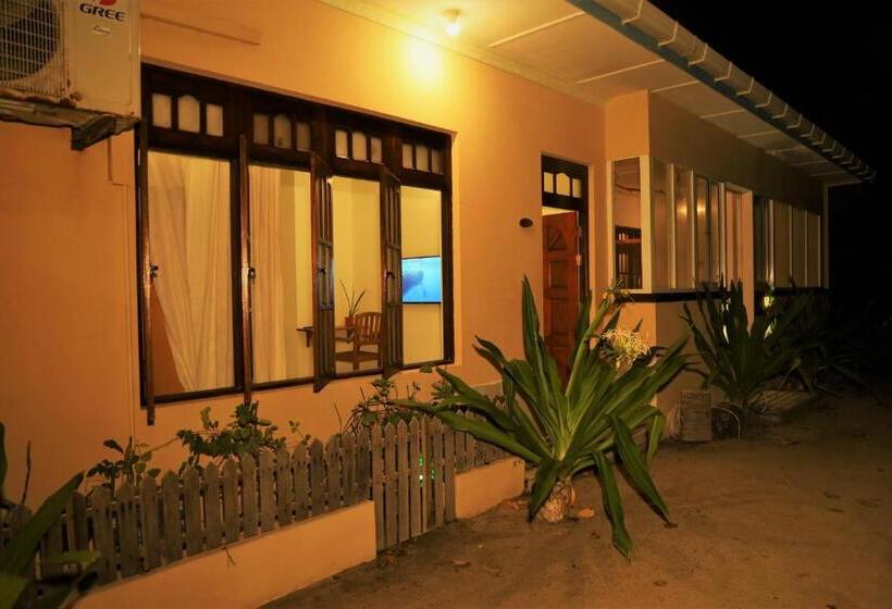 اتاق لوکس, Dhigurah Beach Inn