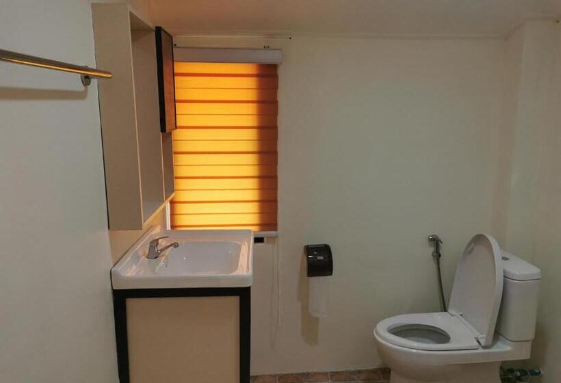 스탠다드 룸 킹사이즈 침대, Home Garden Chaeson บ้านสวน ชวนฝัน