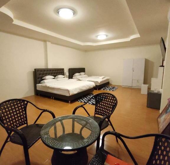 스탠다드 룸 킹사이즈 침대, Home Garden Chaeson บ้านสวน ชวนฝัน