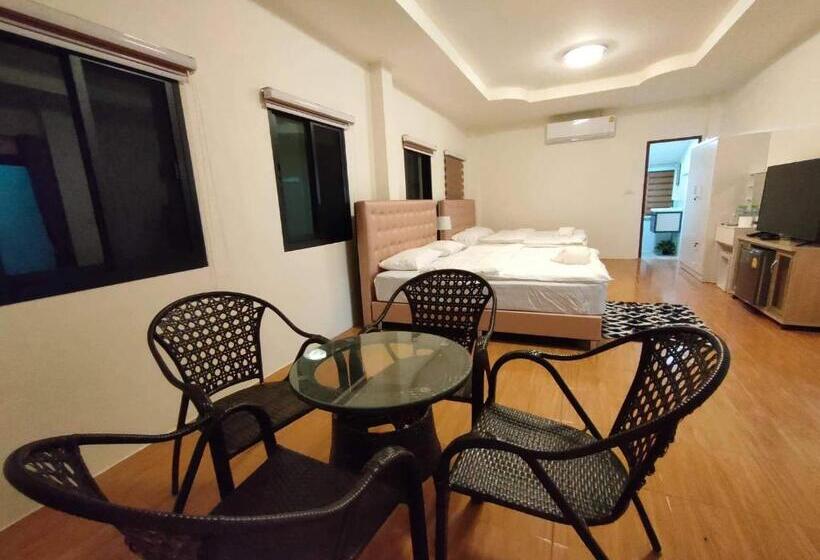 스탠다드 룸 킹사이즈 침대, Home Garden Chaeson บ้านสวน ชวนฝัน