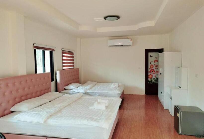 스탠다드 룸 킹사이즈 침대, Home Garden Chaeson บ้านสวน ชวนฝัน