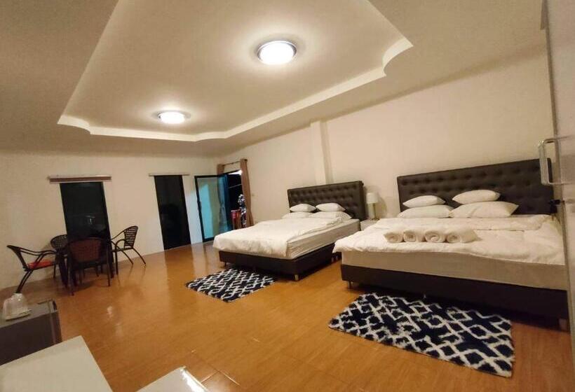 스탠다드 룸 킹사이즈 침대, Home Garden Chaeson บ้านสวน ชวนฝัน