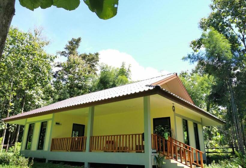 스탠다드 룸 킹사이즈 침대, Home Garden Chaeson บ้านสวน ชวนฝัน