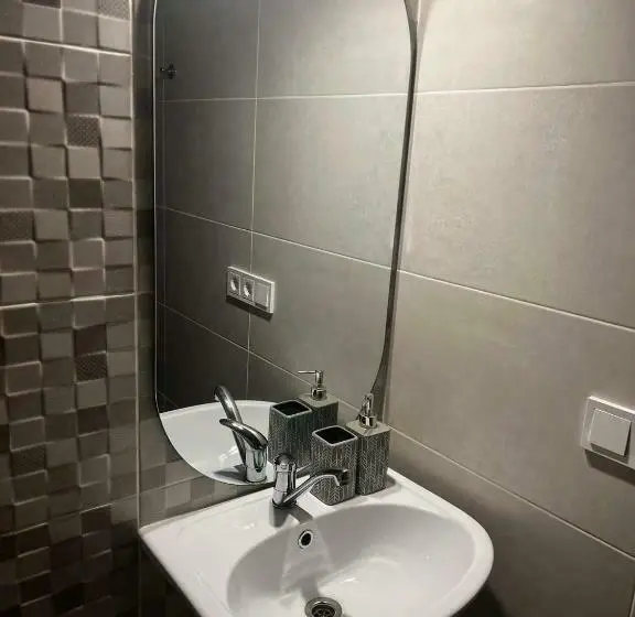 اتاق اکونومی, Izabelės Apartamentai