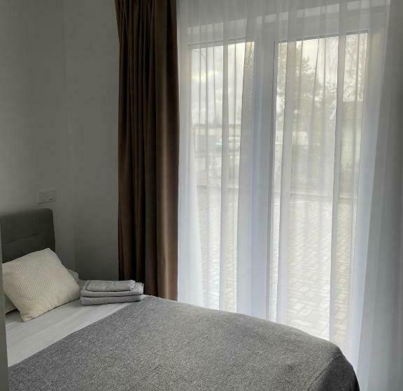 اتاق اکونومی, Izabelės Apartamentai