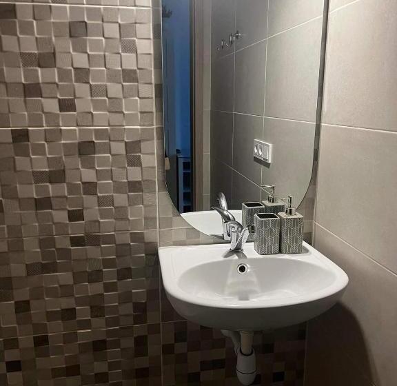 اتاق اکونومی, Izabelės Apartamentai