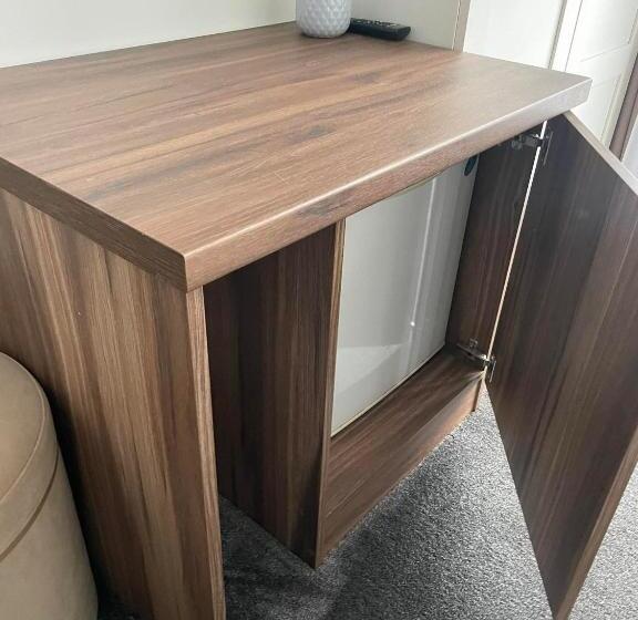 اتاق اکونومی, Izabelės Apartamentai