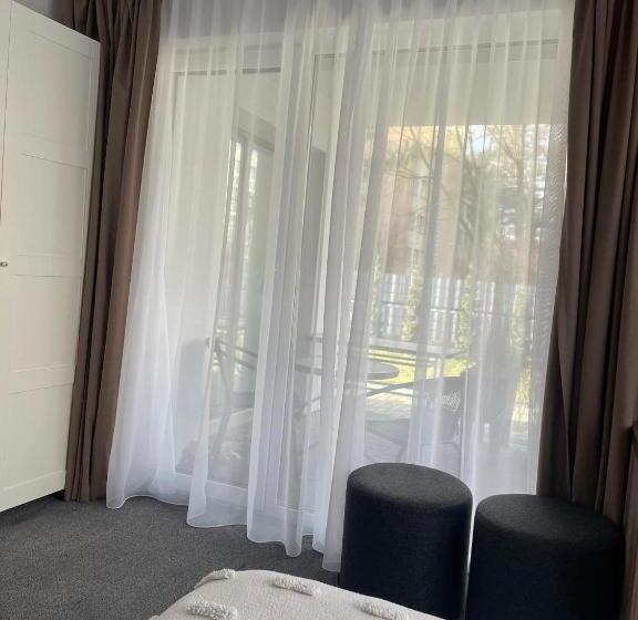 اتاق استاندارد اینتریور, Izabelės Apartamentai