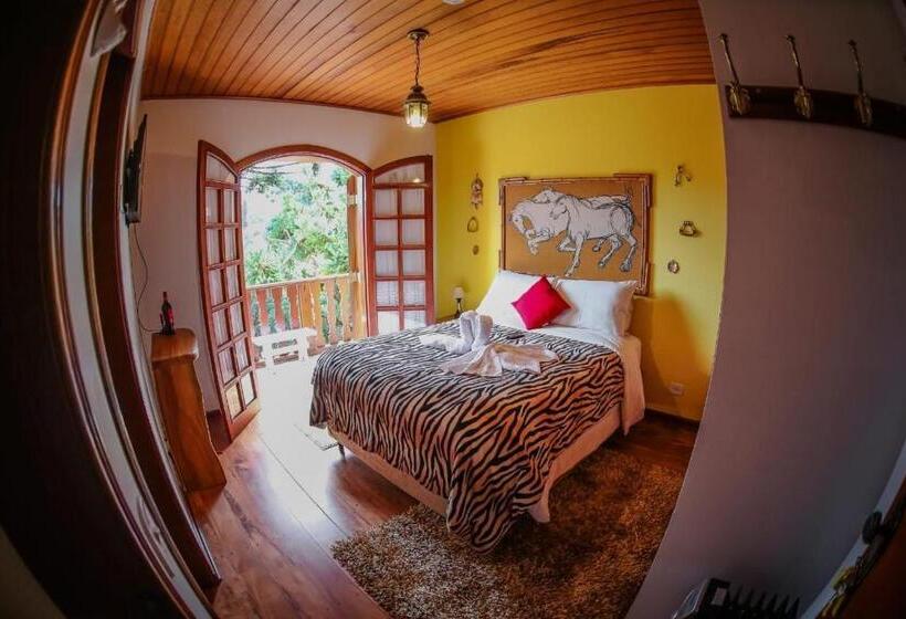 سوئیت با بالکن, Mansao Austriaca Guesthouse