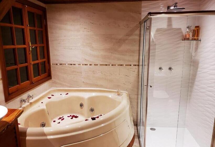 سوئیت پرزیدنت, Mansao Austriaca Guesthouse