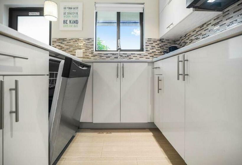 带1个卧室的公寓, Alani Bay Condos