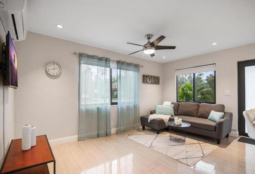 带1个卧室的豪华公寓, Alani Bay Condos