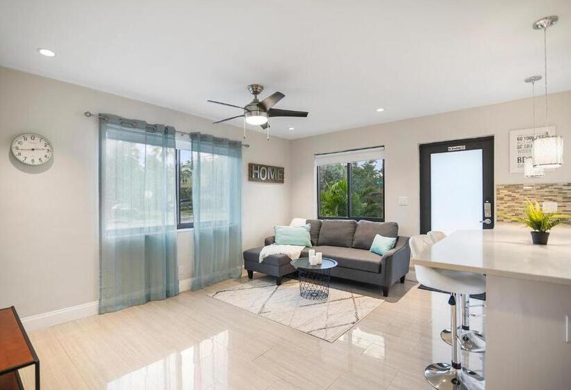 带1个卧室的豪华公寓, Alani Bay Condos