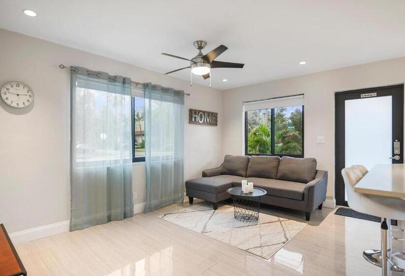 带1个卧室的豪华公寓, Alani Bay Condos