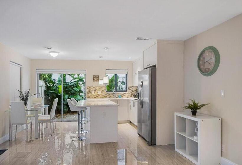 带2个卧室的公寓, Alani Bay Condos