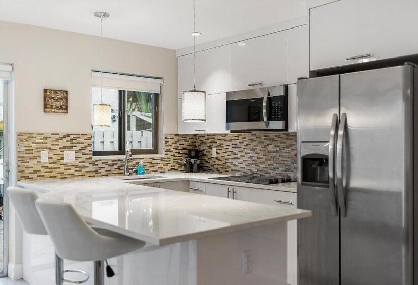 带2个卧室的公寓, Alani Bay Condos