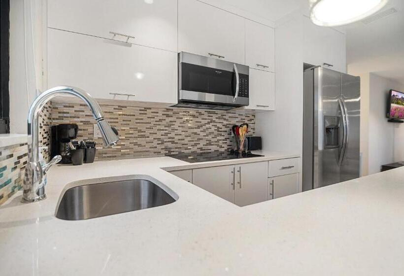 带2个卧室的公寓, Alani Bay Condos