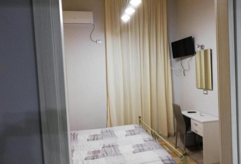 اتاق استاندارد با سرویس بهداشتی مشترک, B&b Enjoy Ercolano