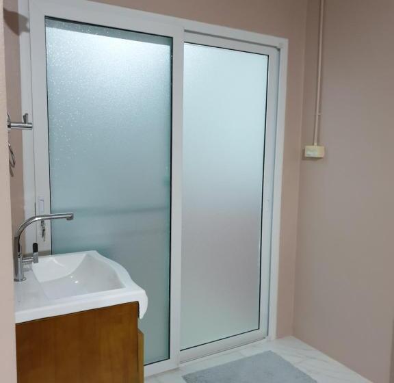 خانه 2 خوابه, บ้านสวนนิสา