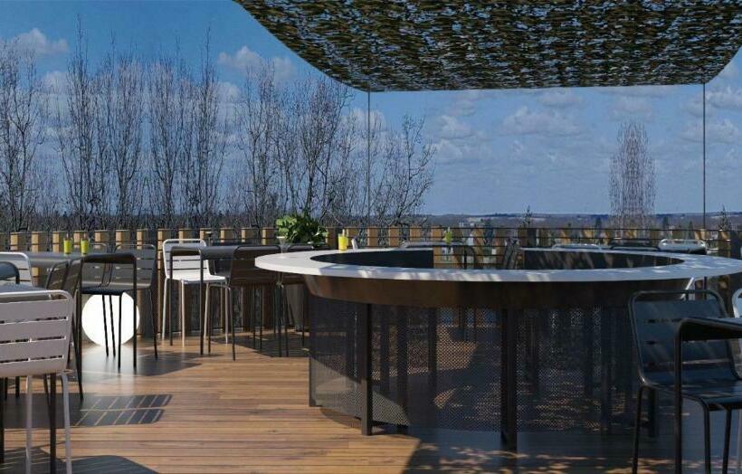 풀장 전망 스위트, Andrée Puutman