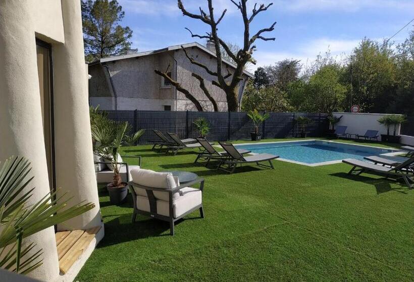 풀장 전망 스위트, Andrée Puutman