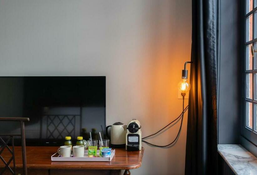 Номер Deluxe, Hôtel Une Chambre En Ville