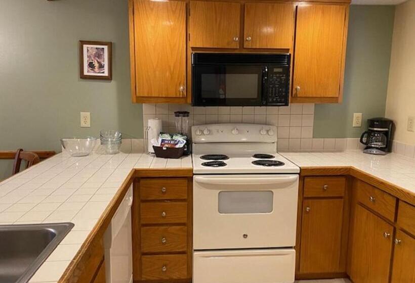 Люкс 2 Спальни, Pocono Villas Resort