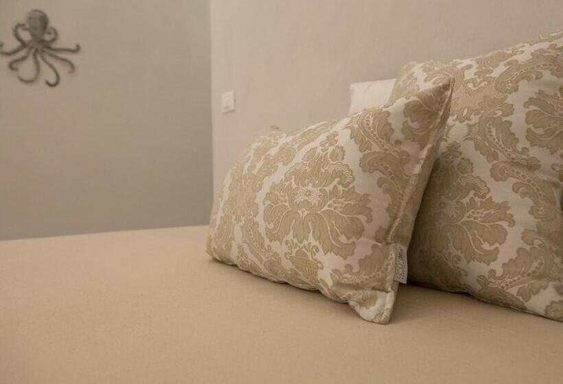 اتاق استاندارد سه نفره, A Cà Da Alba Rooms