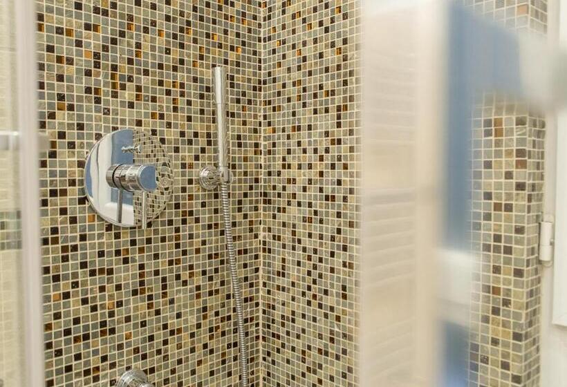 اتاق استاندارد سه نفره, A Cà Da Alba Rooms