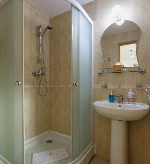 标准间, Casa Dacică