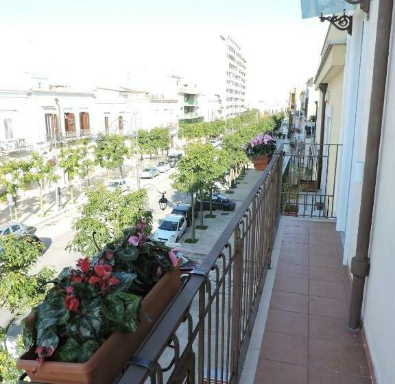 חדר משפחתי, Dimora Elizabeth