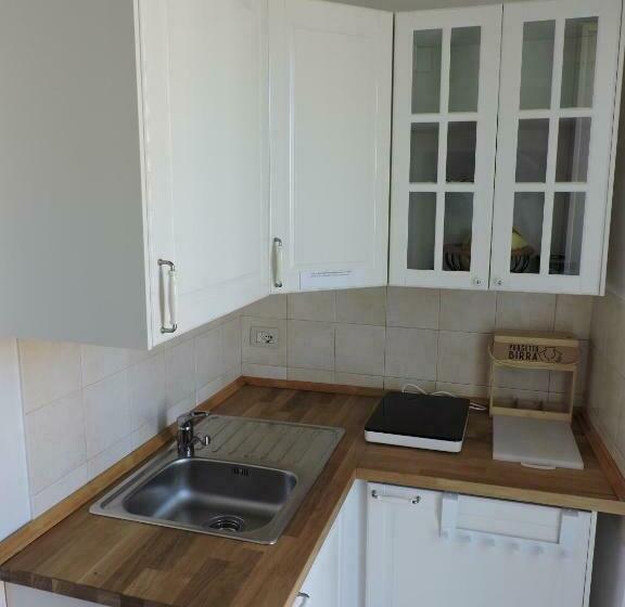 חדר משפחתי, Dimora Elizabeth