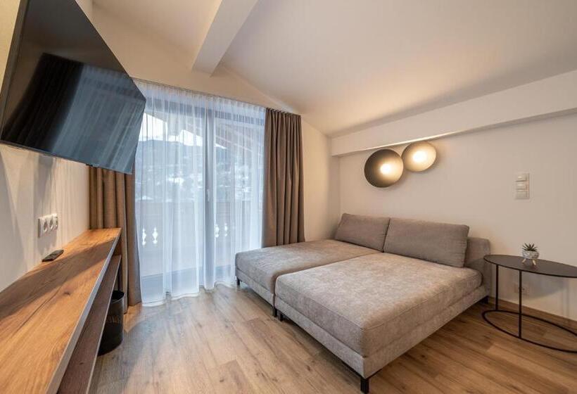 דירת חדר, Miramonte