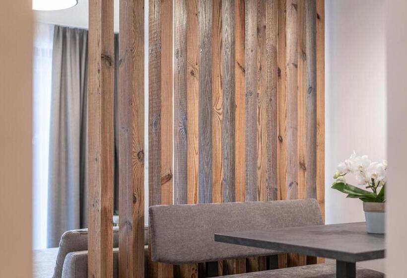 דירת חדר, Miramonte