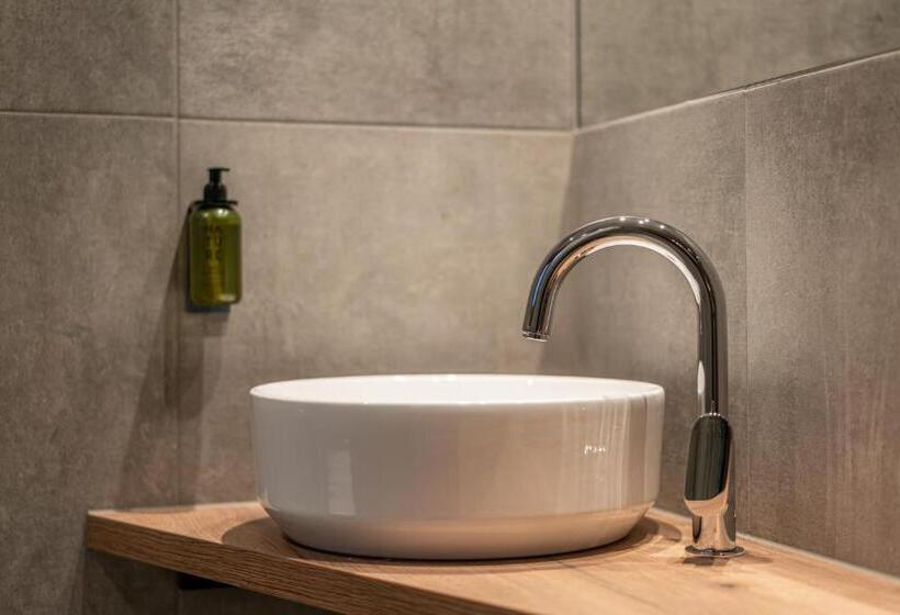 חדר סטנדרט, Miramonte