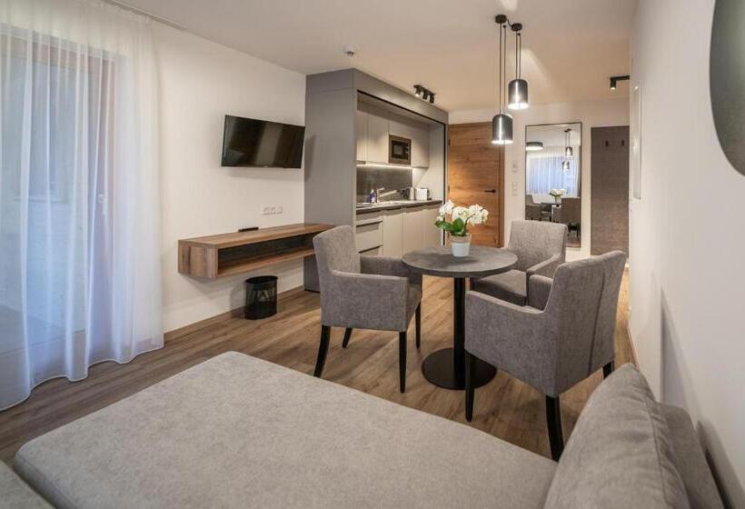 דירה בת חדר שינה 1 עם מרפסת, Miramonte