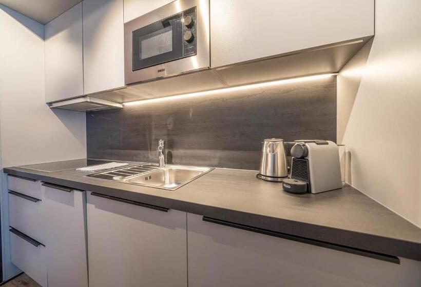 דירת חדר, Miramonte