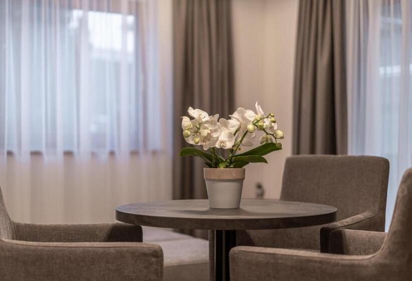 דירה בת חדר שינה 1 עם מרפסת, Miramonte