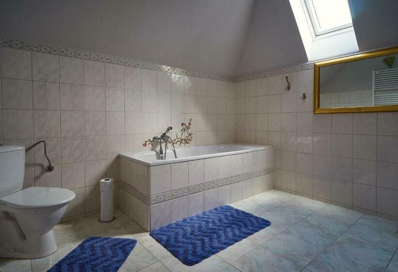 جناح مزوَّد بشرفة, Penzion Na Hradčanech