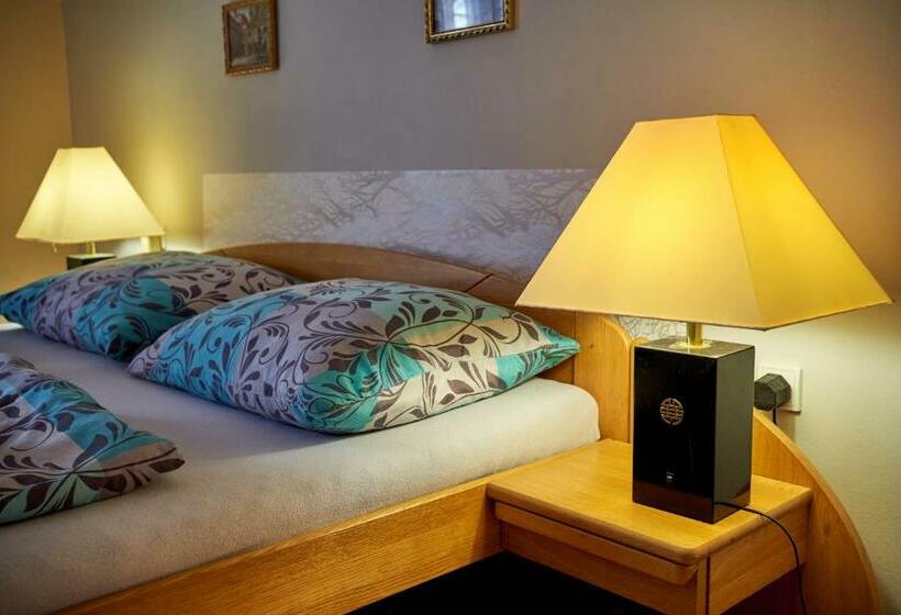 جناح مزوَّد بشرفة, Penzion Na Hradčanech