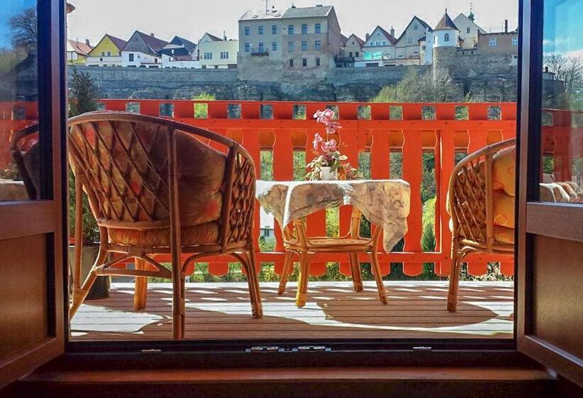 جناح مزوَّد بشرفة, Penzion Na Hradčanech