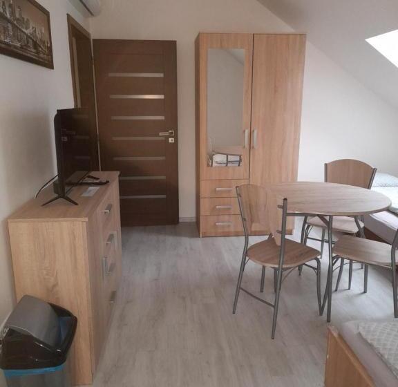 수피리어 트리플 룸, Vinotéka U Kozů