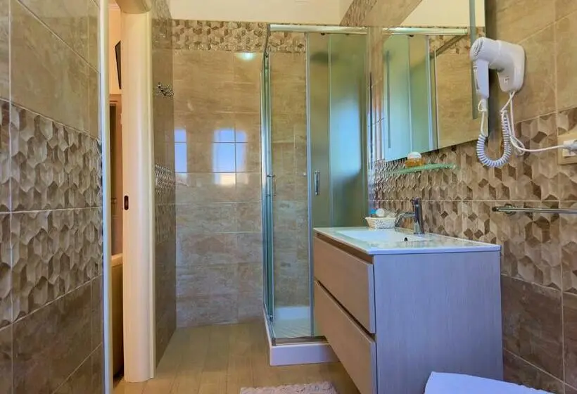 Deluxe Kolmen Hengen Huone, B&b Afrodite