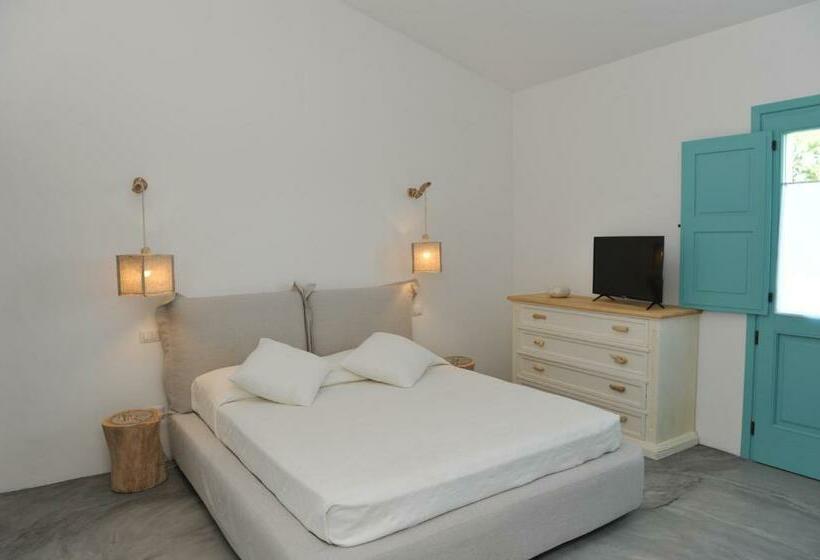 غرفة قياسية رباعية, B&b Li Tauli