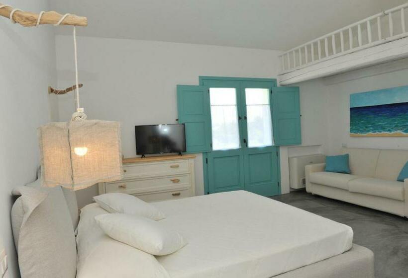 غرفة قياسية رباعية, B&b Li Tauli