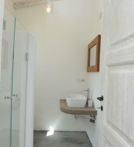 اتاق استاندارد, B&b Li Tauli