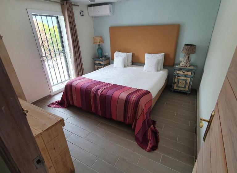 חדר דחוקס עם מיטת קינג, Elparaiso Altea Apartment Sylvia Adults Only Bed & Borrel