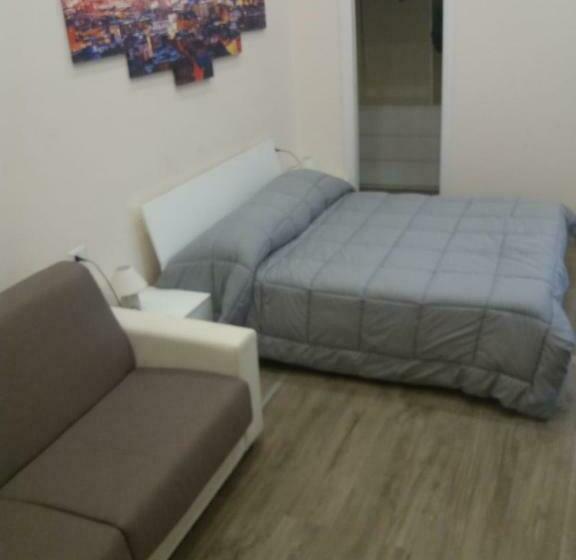 اتاق استاندارد چهار تخته, Garibaldi Station 2punto0