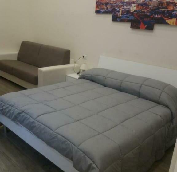 اتاق استاندارد چهار تخته, Garibaldi Station 2punto0